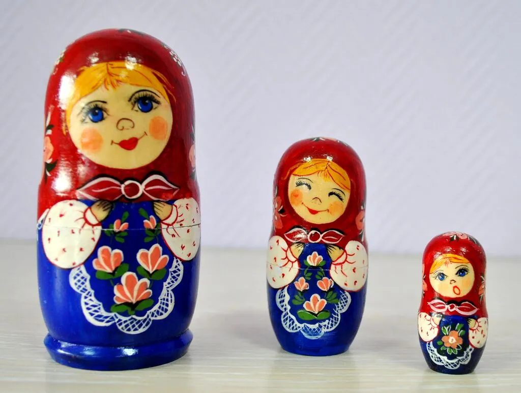4б - Матрешка,2020г., дерево, гуашь, лак. Городецкая роспись