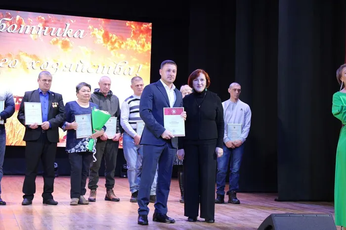 4-hskEsoXiMqS3ay14pAZfv_FybhT5lxA8RE-EiKzdGu5tgJKoR0TGOjOduptETyoQiIaWF5mUpqA7JO